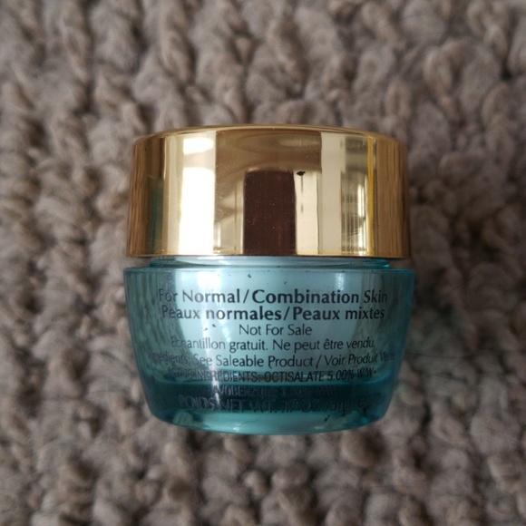 Estee Lauder Day Wear - Picture 2 of 3